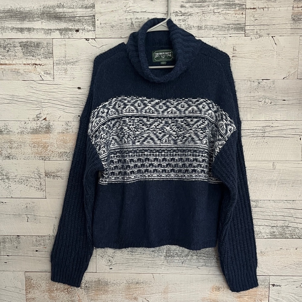 American Eagle Outfitters Navy and White Turtleneck Sweater